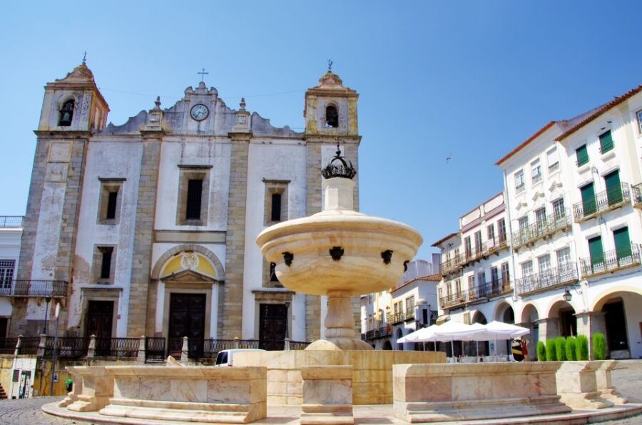 From Lisbon: Private Customized Small-Group Tour to Evora - Cathedral of Évora: Gothic architecture with a no-rush feel
