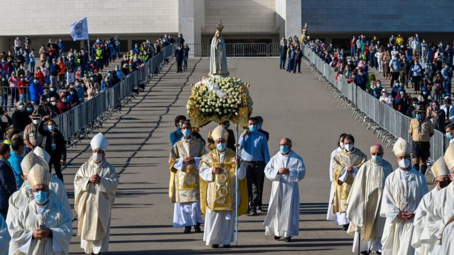 From Lisbon: Private Sanctuary of Fátima Half-Day Trip - The sanctuary zone: masses by three popes (and why that detail matters)