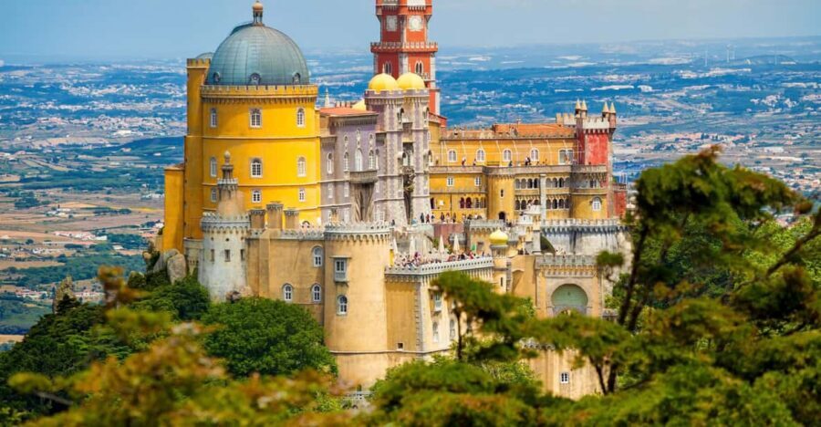 From Lisbon: Private Sintra Tour with Cellar Visit & Tasting - Sintra streets, palaces, and the “how is this real?” effect