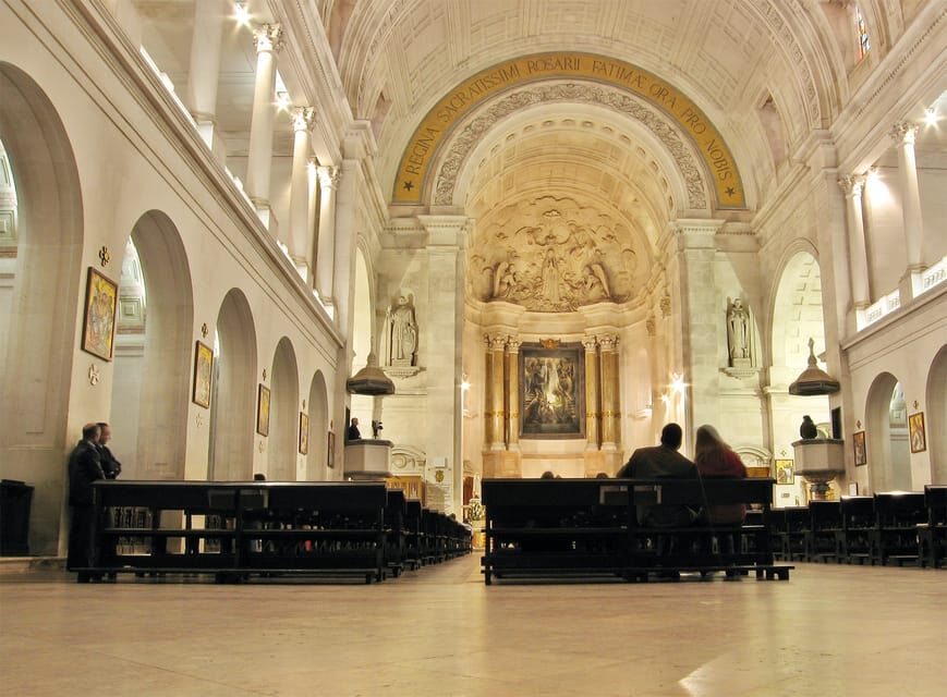 From Lisbon: Sanctuary of Fátima & the Little Shepherds Town - Basilica of Our Lady of the Rosary: tombs, details, and meaning