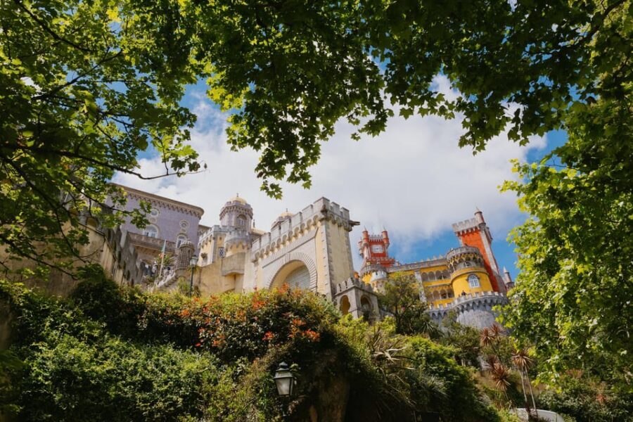 From Lisbon: Sintra, Pena Palace, Cascais and Wine Tasting - Key things worth getting excited about