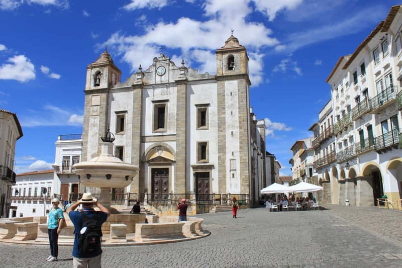 From Lisbon: Small-Group Day Tour to Évora and Monsaraz - Arraiolos: wine, food, and carpet design as a local craft stop