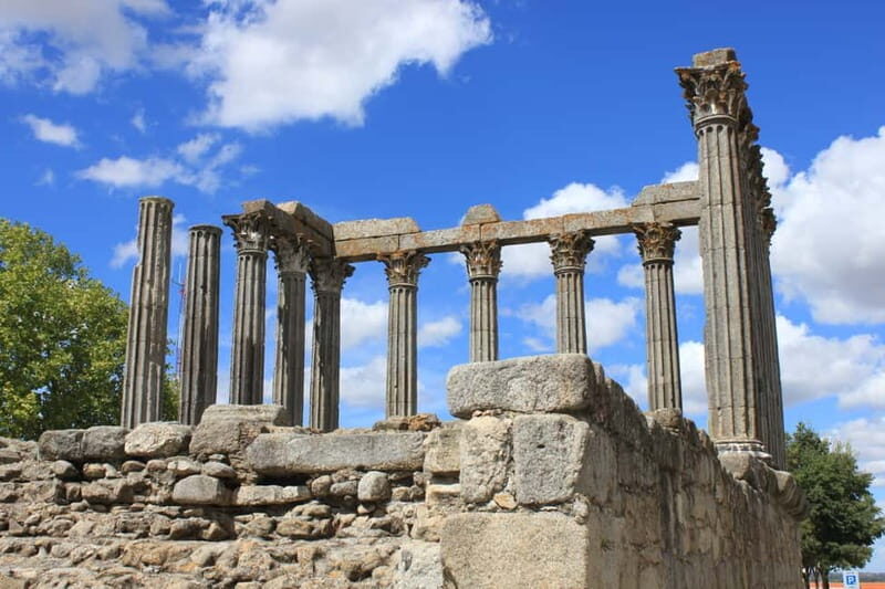 From Lisbon: Small-Group Day Tour to Évora and Monsaraz - Monsaraz village walls: views over the Alqueva-style scenery