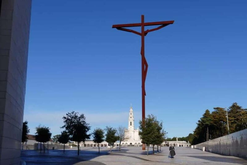 From Lisbon: Small Group Half-Day Fátima Tour - Sanctuary of Our Lady of Fátima: walking the grounds with purpose