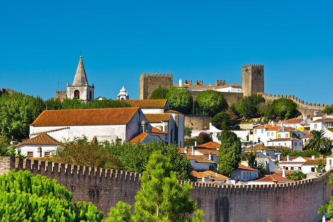 From Lisbon: Small Group to Fátima, Batalha, Nazaré & Óbidos - Batalha Monastery in 30 Minutes: Short Visit, Big Expectations