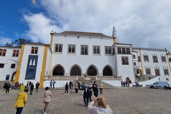 From Lisbon to Sintra, Cabo da Roca + Wine Tasting, Hotel Pick-Up - Sintra town time: your cushion between big-ticket sights