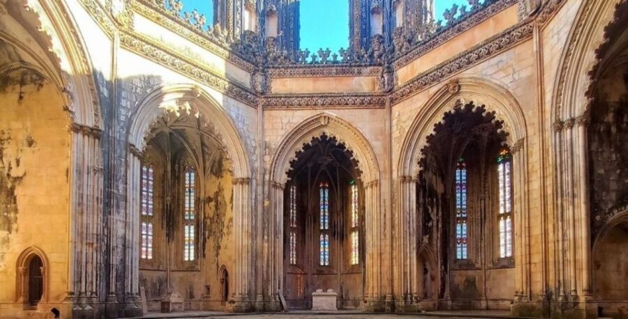 From Lisbon: Tour to Fátima, Batalha, Nazaré and Óbidos - Guide Quality and Comfort: Why This Tour Feels Smooth