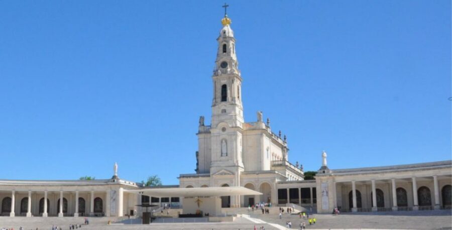 From Lisbon: Tour to Fátima, Batalha, Nazaré and Óbidos - Fátima: A Sacred Start With Real Free Time