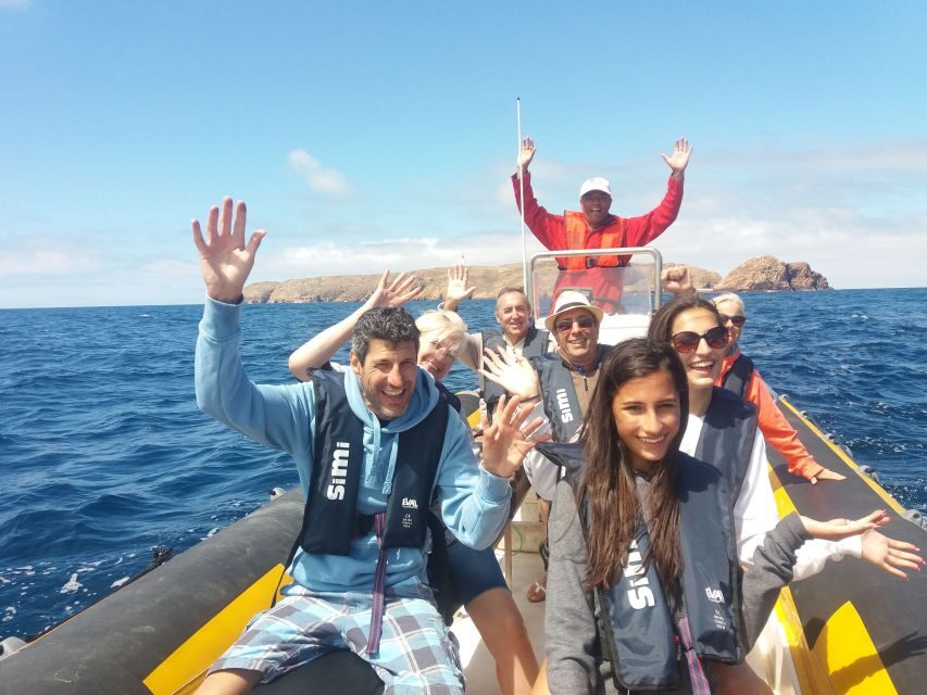 From Peniche: 1-Hour Cabo Carvoeiro Boat Tour - Your ride plan: low-speed look, then a fast run