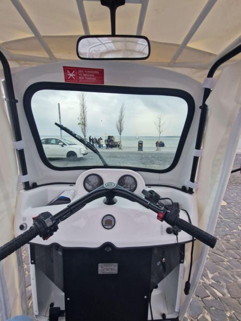 Full city of Lisbon on board of a private car - Key things to know before you go