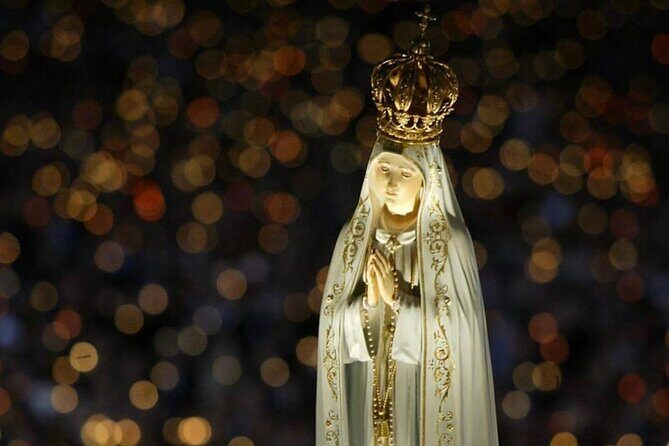 Full-day Private Tour: Fátima Sanctuary, Batalha, Nazaré, Óbidos - Lisbon hotel pickup, Wi‑Fi comfort, and how the day starts