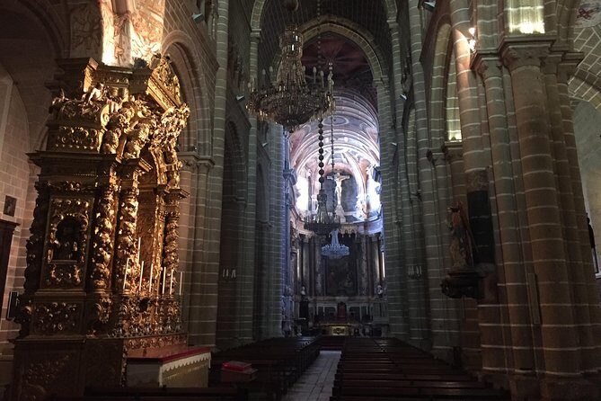 Full Day Private Tour in Évora and Arraiolos - Why Évora and Arraiolos work so well together
