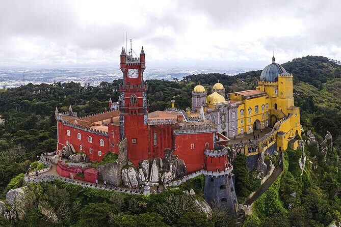 Full-day Private Tour to Sintra and Cascais from Lisbon - Quick stops with character: Monserrate, Azenhas do Mar, and a real lunch window