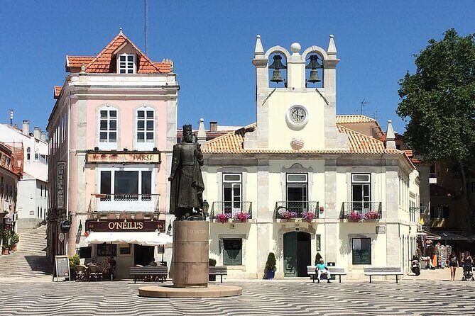 Full Day Private Tour to Sintra and Cascais - Park and Palácio da Pena: The Fairytale Crown of Sintra