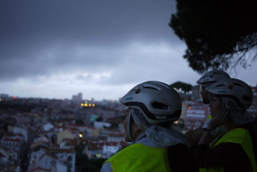 Go Lisbon by Night Electric Bike Tour - Meeting at R. Jardim do Tabaco: The Quick Start Advantage