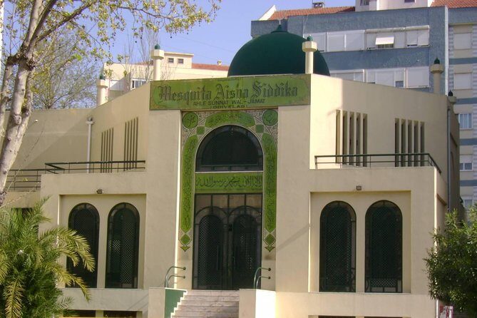 Halal Lisbon Private Tour With Muslim-friendly Lunch - Central Mosque of Lisbon: architecture plus community services