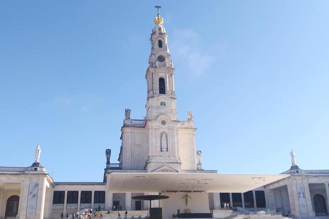 Half Day Fatima + Aldeia Pastorinhos Private Tour Departure Lisbon - Guide Style Matters: Driver-Guide Experiences You’ll Notice
