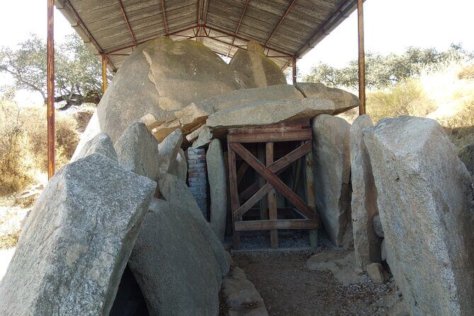 Half Day Megaliths Cromlech Tour from Evora by Archaeologists - Cromeleque dos Almendres: Why People Call It Portugal’s Stonehenge