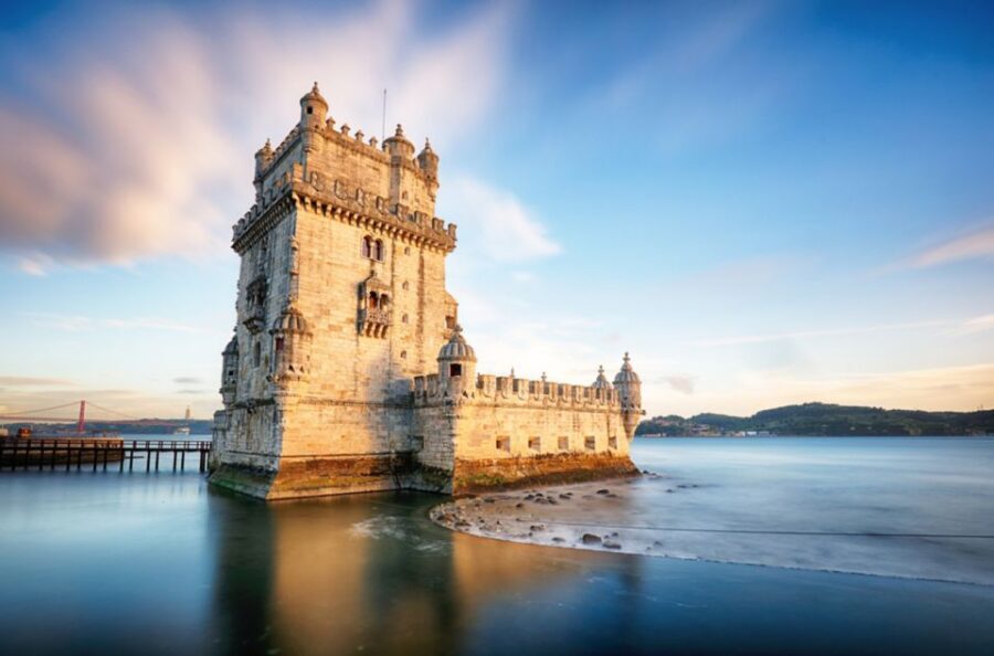 Half-Day Private Tour in Lisbon - Santa Engrácia and Lisbon Cathedral: two stops with different vibes