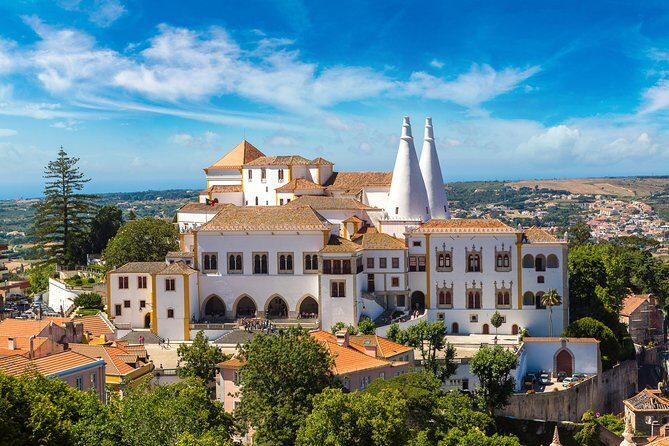 Half day to Sintra with a Palace of your choice in Private Tour - Choosing Your Palace: pick Pena, Regaleira, Monserrate, and more