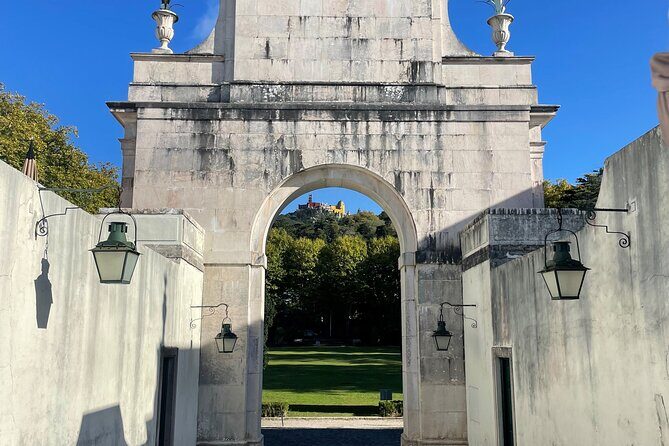 Half Day Tour in Sintra and the Coastline - Stop 3: Palácio e Parque Biester—palace stories with a Hollywood clue