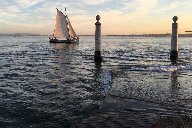 Half-Day Unforgettable Historical Lisbon on Tuk-Tuk - Getting bearings fast: meeting point and pickup flow
