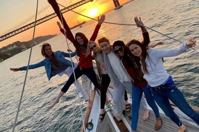 Hen Party in Lisbon on a vintage Sailboat - Included food and drinks: what you don’t need to plan