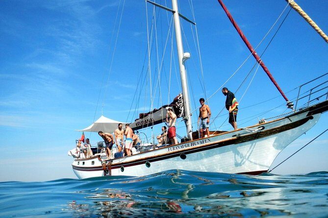 Hen Party in Lisbon on a vintage Sailboat - Music and “party volume” on the water