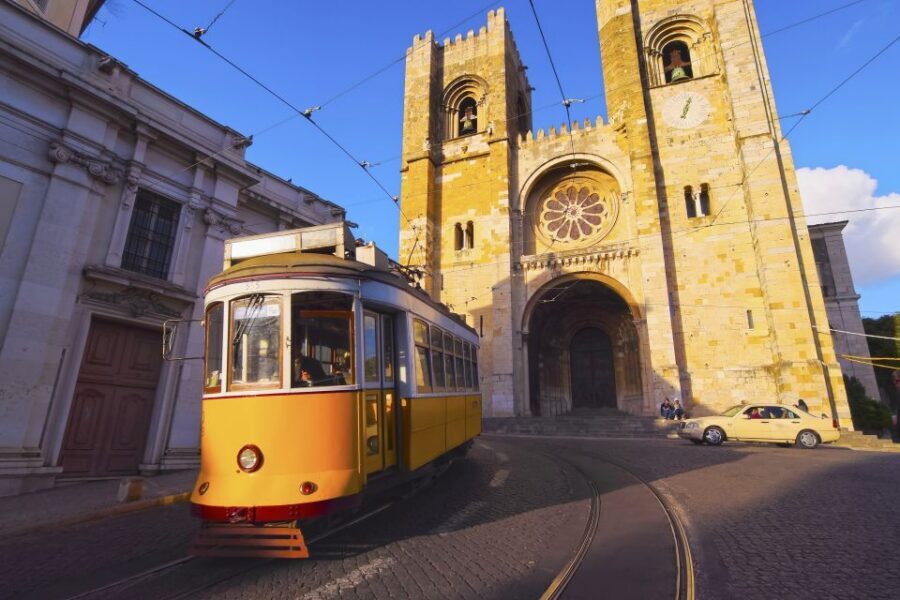 Highlights & Secrets of Lisbon Private Walking Tour - Nossa Senhora da Conceição Church and Casa dos Bicos: short stops that add shape to the route