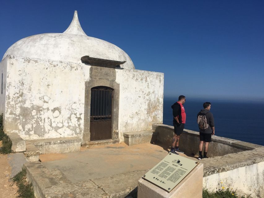 HIKING around Lisbon: Jurassic Dinosaur Trails of Espichel - The bread-and-cheese break: why the picnic matters more than you think