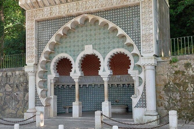 Historic center of Sintra on foot - Camara Municipal de Sintra: a town hall that sets the tone