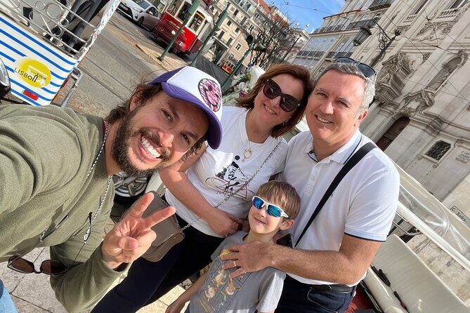 Historic Lisbon Tour in Private Tuk-tuk - Miradouro de Santa Luzia: a charming start near St. Jorge