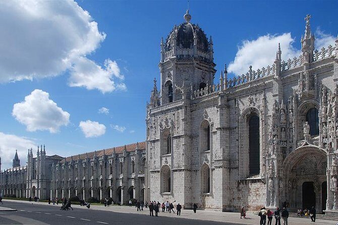 Historic Lisbon Tuk Tuk Tour - Meeting at R. da Madalena and what the pickup really means