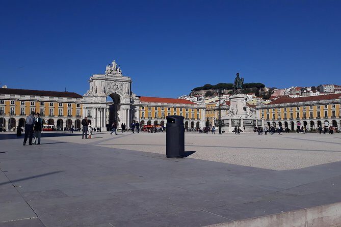 Historic Tuk Tour 1h30 - Miradouro Da Senhora do Monte: Lisbon’s Big “Wow” View
