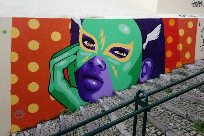 Kickstart Street Art Tour in Lisbon - The big painted “gallery” stop and what you’ll actually do there