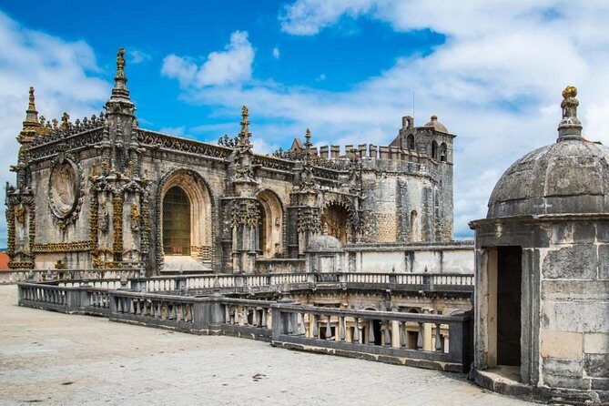 Knight Templars Private Day Tour FROM LISBON - Almourol Castle and Tomar - Tomar’s Castle and Synagogue Area: Where the Order Lived Around