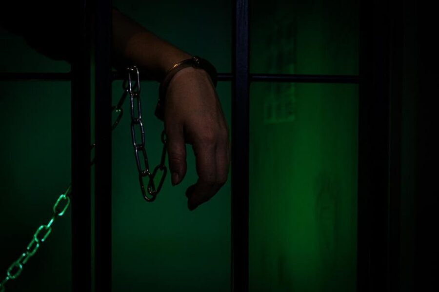 Lisboa: Alvalade Escape Room Prison Robbery - Pure Logic Puzzles: Beginner-Friendly In Style, Serious In Difficulty