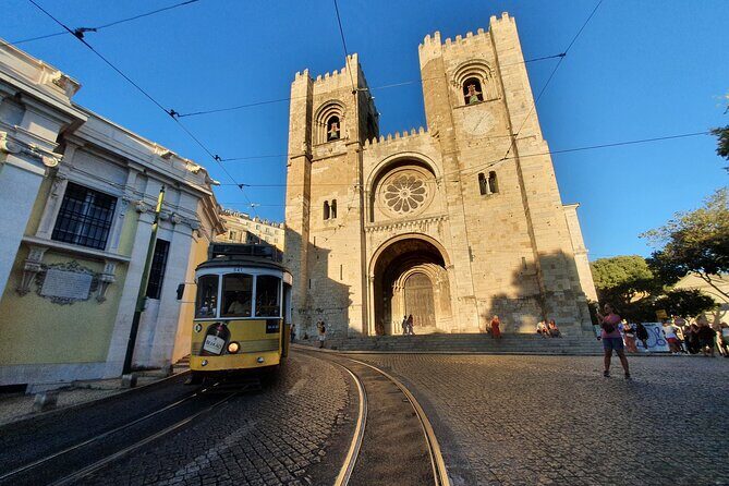Lisboa: Old Town, New Town & Belem Private Full Day Tour - Getting oriented in Lisbon: a private loop that makes the city click