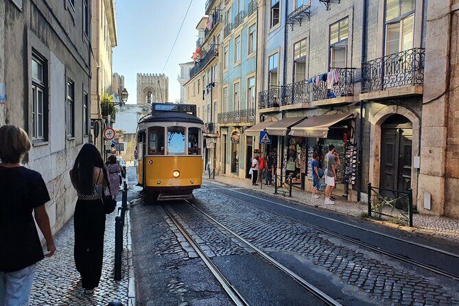 Lisboa: Old Town, New Town & Belem Private Full Day Tour - Time Out Market Lisboa: a practical break in the middle of a long day