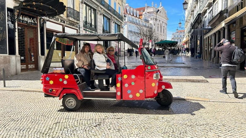 Lisboa: Tuk Tuk ride in Alfama & pick-up you at the hotel. - Price and value for a group of up to 6