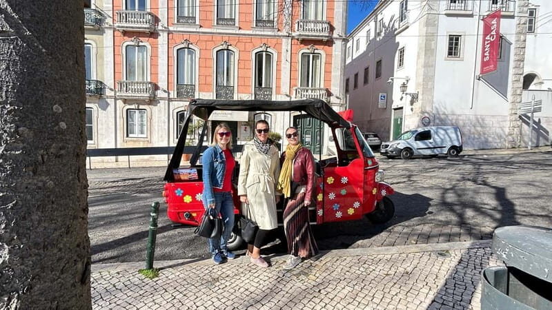 Lisboa: Tuk Tuk ride in Alfama & pick-up you at the hotel. - Pickup, language support, and why Wesley’s role matters