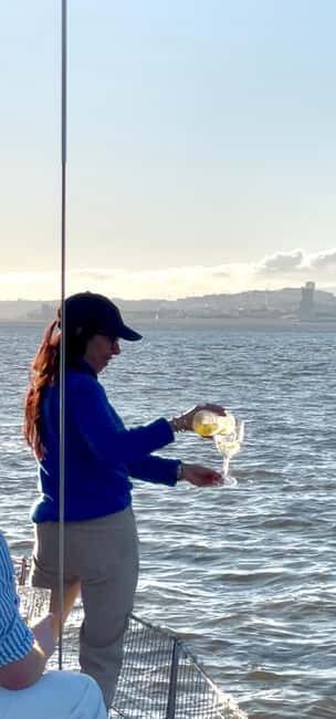 Lisboa:Sunset Sailing Tour at Tagus River with welcome drink - Getting to Alcântara Dock and Settling In Fast