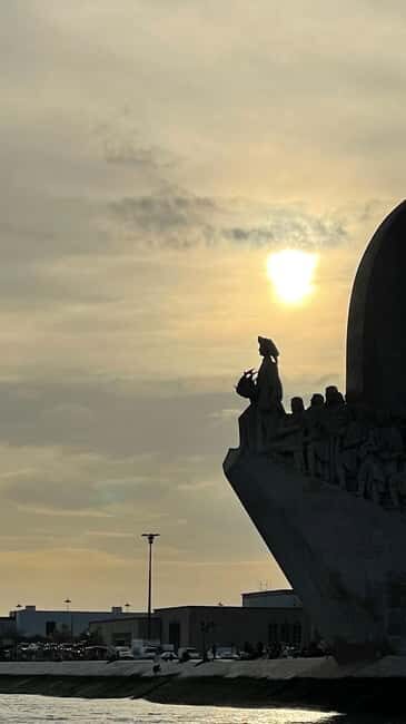 Lisboa:Sunset Sailing Tour at Tagus River with welcome drink - MAAT and the Museum of Art, Architecture and Technology Perspective