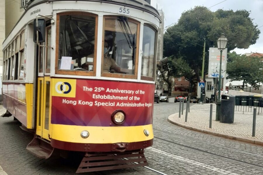Lisbon: 1,5 Hours Historical Tuk Tour for Two Persons. - Key highlights at a glance