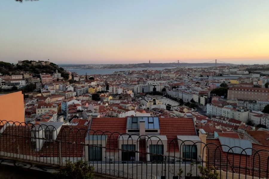 Lisbon: 1,5 Hours Historical Tuk Tour for Two Persons. - Sliding into Lisbon’s narrow lanes (and why it matters)