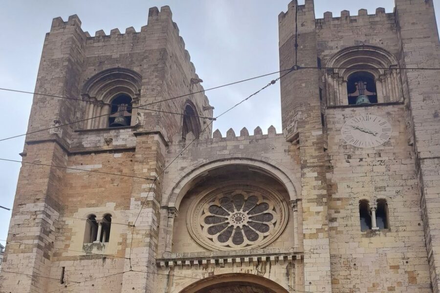 Lisbon: 1,5 Hours Historical Tuk Tour for Two Persons. - Alfama: the part of Lisbon you feel in your bones