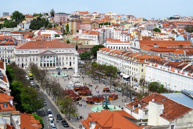 Lisbon 1h30 Tuk-Tuk Tour: The best way to visit the city - Squares and passes: how the route keeps your eyes busy