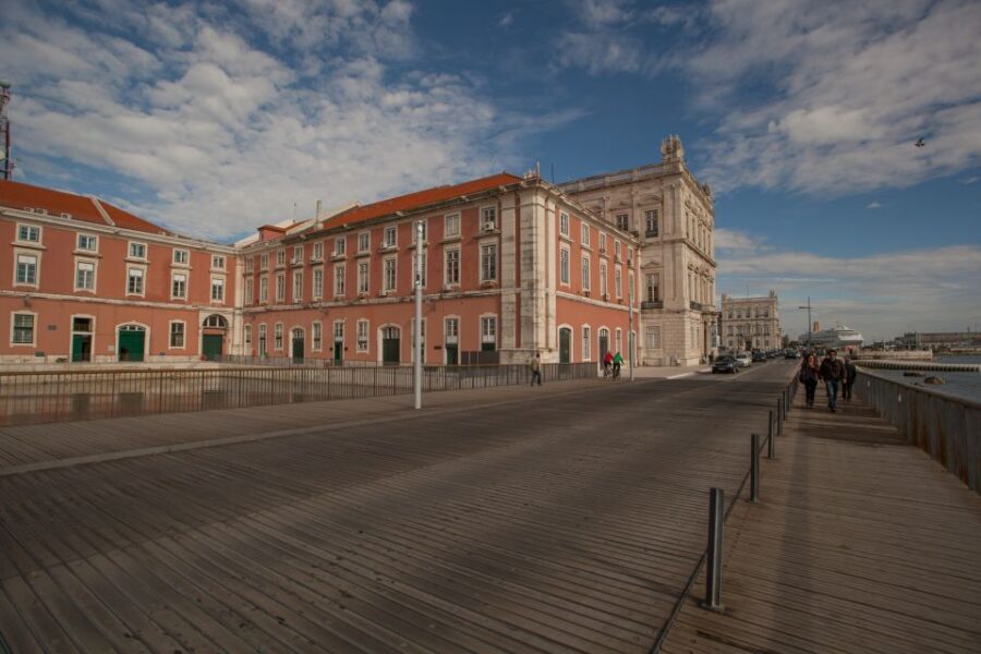 Lisbon: 2-Hour Belém and the Golden Era Tour by Eco-Tuk - Starting at Hard Rock Cafe Lisboa: easy to find, but be ready on time