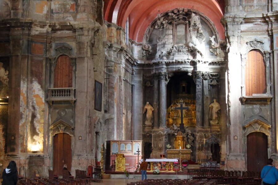 Lisbon: 2-Hour Private City Highlights Kickstart Tour - Rossio Station, Rua das Portas de Santo Antão, and Church of St Dominic: style with a purpose
