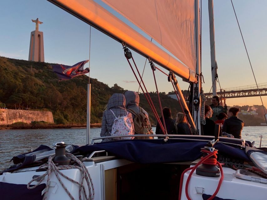 Lisbon 2-Hour River Cruise - Cristo Rei and the south-to-north turn